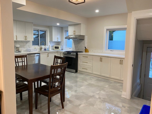 
                         Simcoe Street North Units                                                    